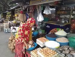 Imbas BPNT, Harga Telur Ayam di Pasar Karisa Jeneponto Naik