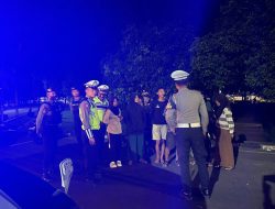 Patroli Malam, Personil Polres Pekalongan Berikan Imbauan Kepada Remaja yang Lagi Nongkrong