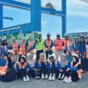Mahasiswa FEB Unismuh Makassar, menggelar Kuliah Lapangan di PT Pelindo (New Port) Makassar, Jumat, (28/11/2025).