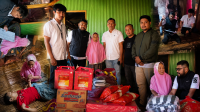 Dinsos Jeneponto Salurkan Bantuan Logistik dan Sembako kepada Warga Lumpuh di Tanammawang